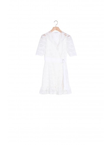 Robe courte en broderie anglaise une grave pollution 